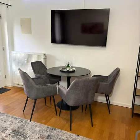 Danube Rooms Abteistrasse - Self Checkin - Kostenlos Parken Direkt An Der Unterkunft - Ideal Fuer Geschaeftsreisende Und Staedtetrips