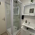 Danube Abteistrasse - Self Checkin - Moderne - Ideal Fuer Geschaeftsreisende Und Staedtetrips Apartment *