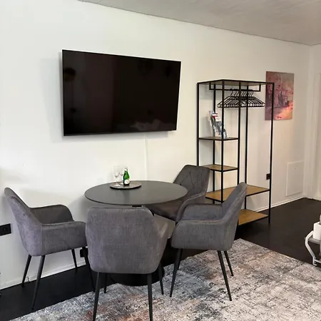 Danube Rooms Abteistrasse - Self Checkin - Kostenlos Parken Direkt An Der Unterkunft - Ideal Fuer Geschaeftsreisende Und Staedtetrips